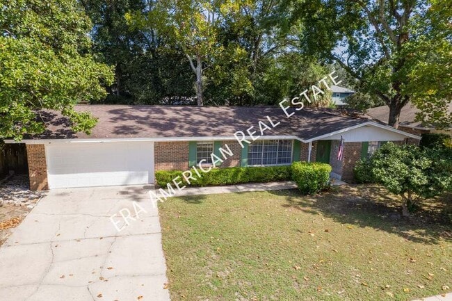 Building Photo - 614 Merioneth Dr NE