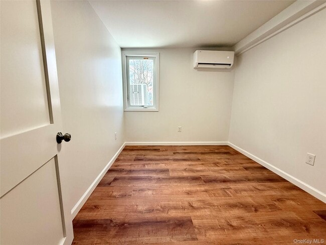 Photo - 728 US-6 Unit A