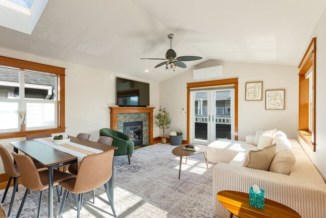 Photo - 3006 SW Hinds St