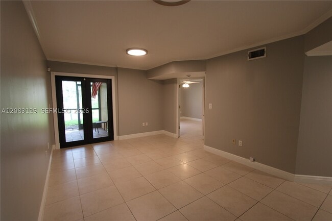 Building Photo - 15495 N Miami Lakeway Unit 104-4