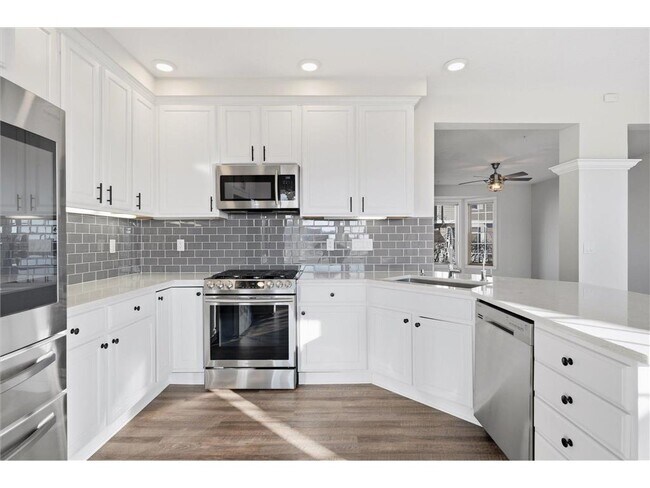 Photo - 972 Fairfield Ct