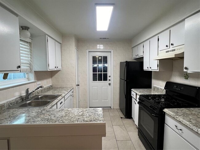 Photo - 10806 Humington Dr