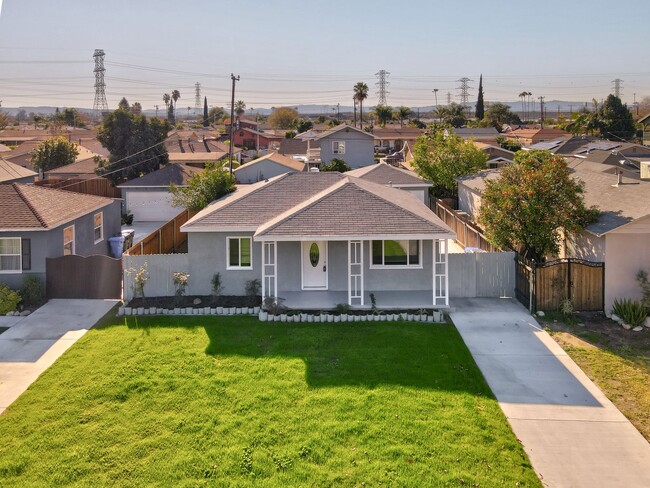 Single Family Home in Quiet Neighborhood. - Single Family Home in Quiet Neighborhood.