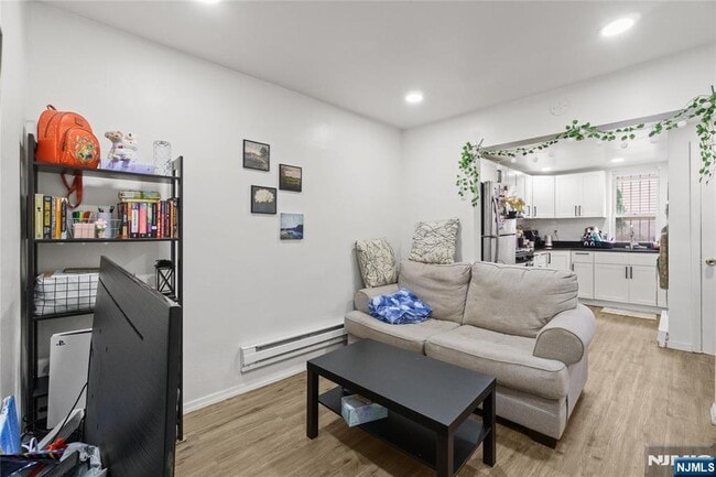 Building Photo - 477 Mercer St Unit 1-1 Rental