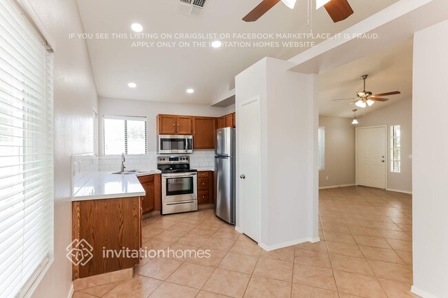 Photo - 921 S Val Vista Dr
