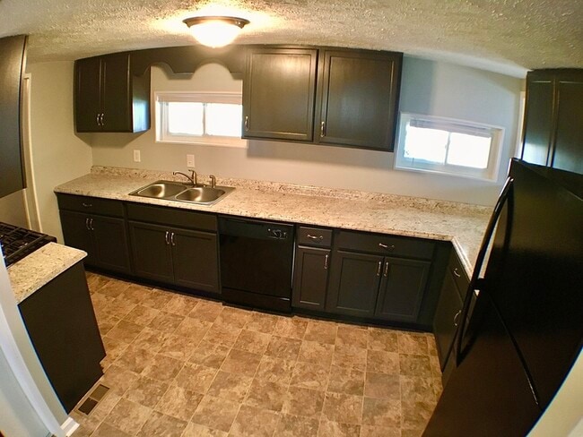 Photo - 5601 E 31st St