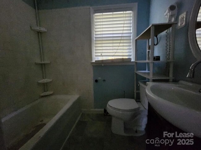 Photo - 3337 Eastway Dr