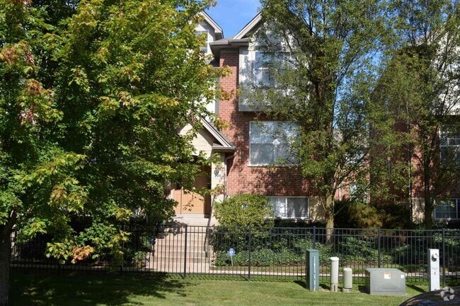 Building Photo - 220 River Front Dr Rental