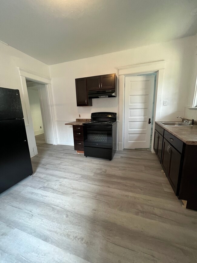 Photo - 349 W 8th St Unit 2