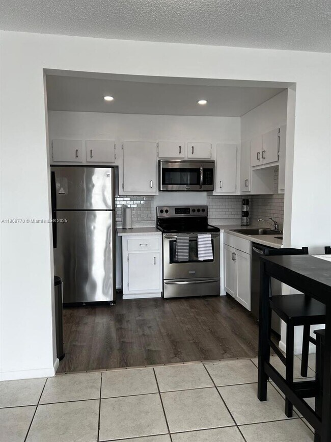 Photo - 4164 Inverrary Dr Unit 510