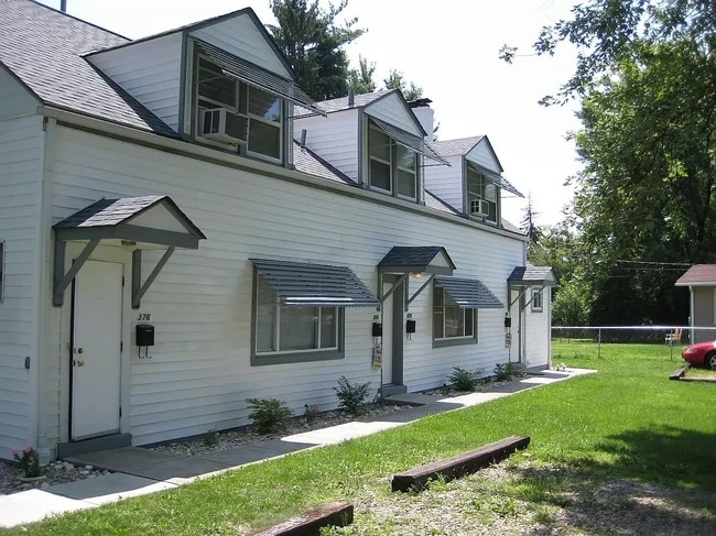 Photo - 374 Lawrence Ave Unit 374 Lawrence Ave