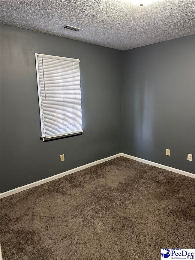 Photo - 1013 E National Cemetery Rd