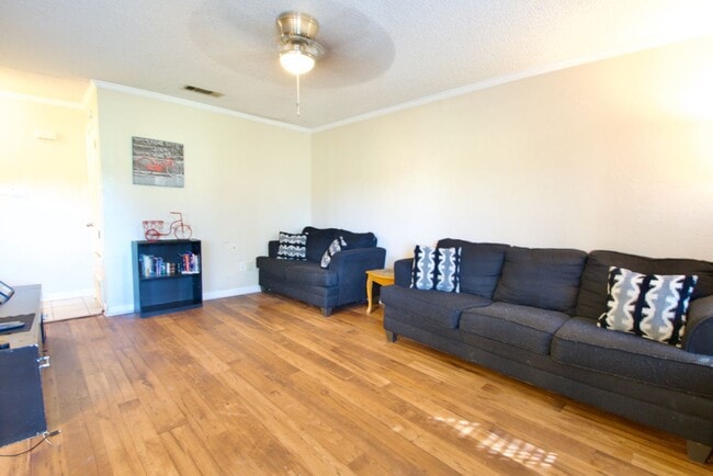 Photo - Centrally Located 1 Bedroom Unit