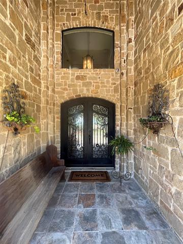 Photo - 707 Oak Hill Ln
