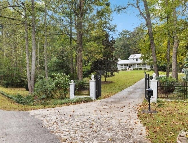 Photo - 12485 Reinhardt College Pkwy