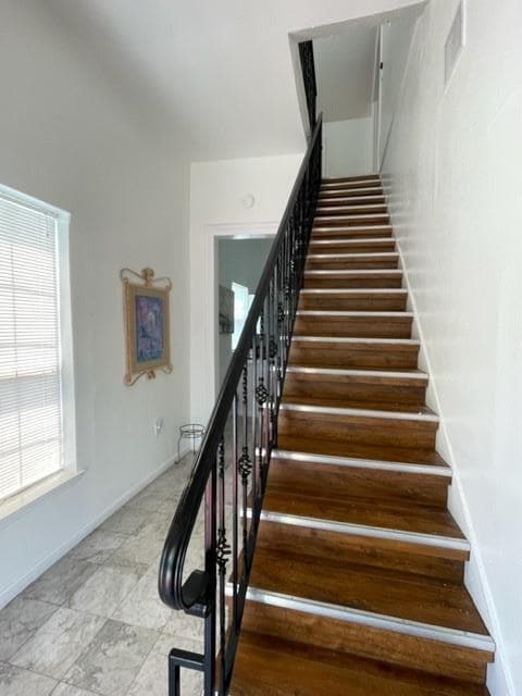 208 Medina St