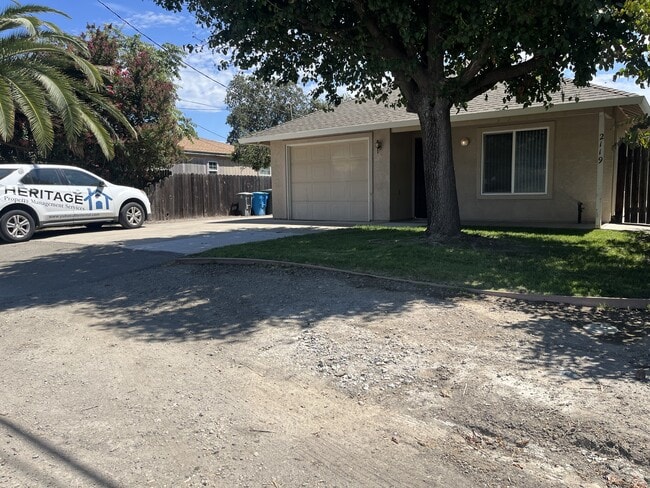Photo - 2119 Acacia Ave