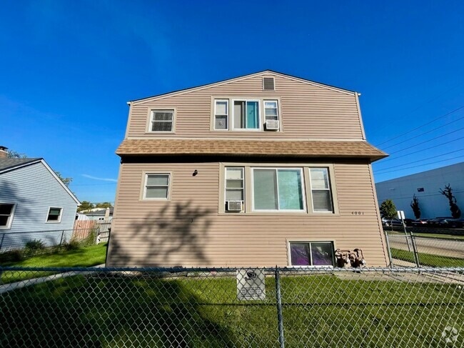 Building Photo - Affordable 1BR/1BA in Schiller Park! Unit 1 Rental