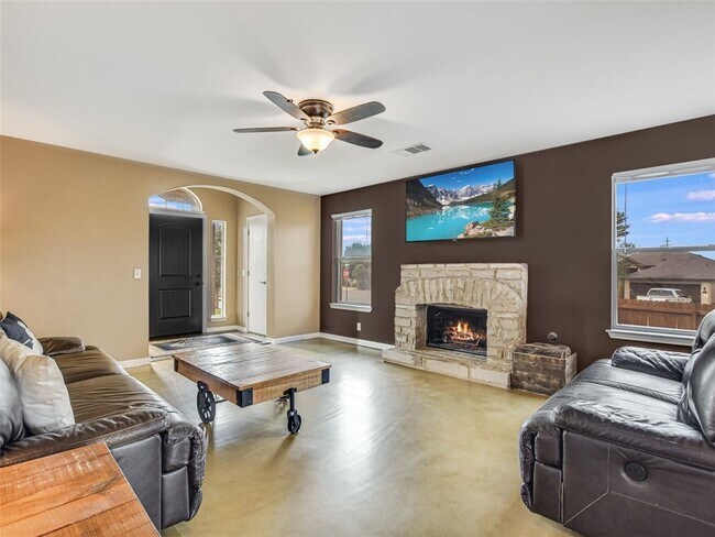 Photo - 101 Pond Way