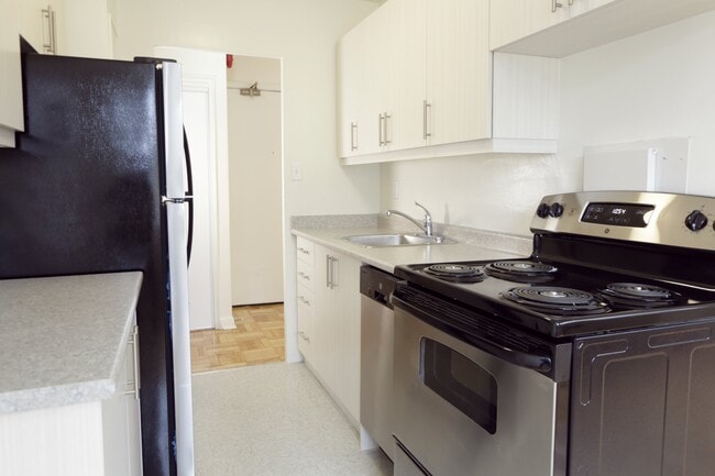 Photo - Deepwood Apartments