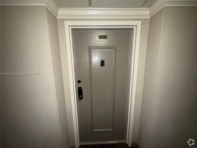 Building Photo - 1470 NE 123rd St Unit A1406 Rental