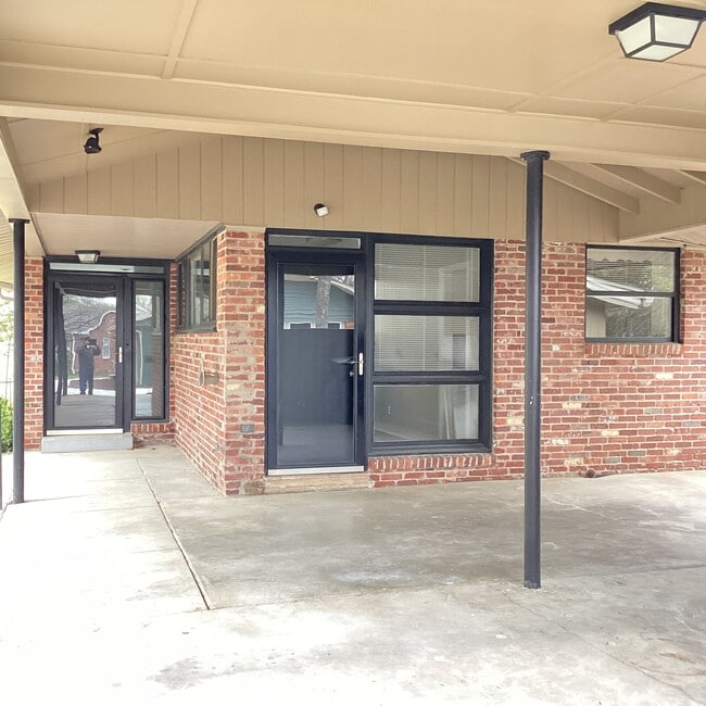 Photo - 404 Edgewood Dr