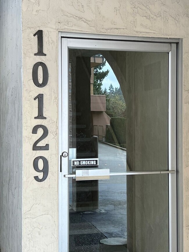 Photo - 2 Bed 1.5 Bath Condo Downtown Bellevue