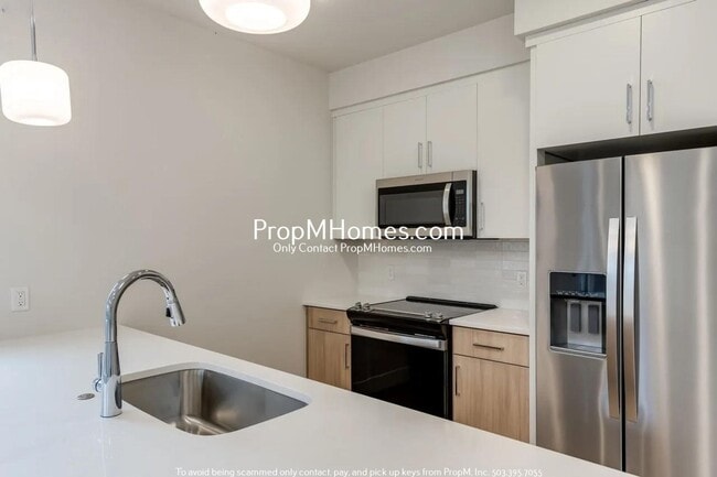 Photo - Modern Two Bedroom Unit with Fenced Yard! Unit 4785 N Albina Avenue  101