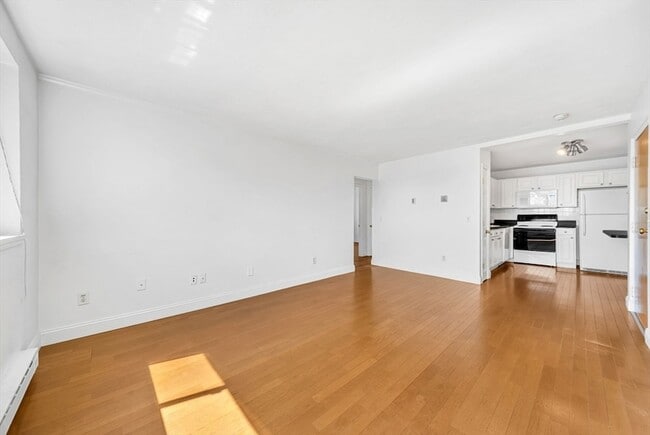 Photo - 326 Broadway Unit 15