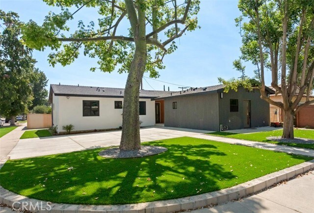 Building Photo - 6724 Hesperia Ave Rental