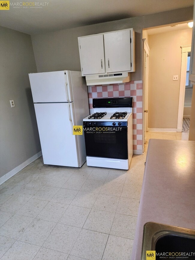 Photo - 8 Woodside Ave Unit 1