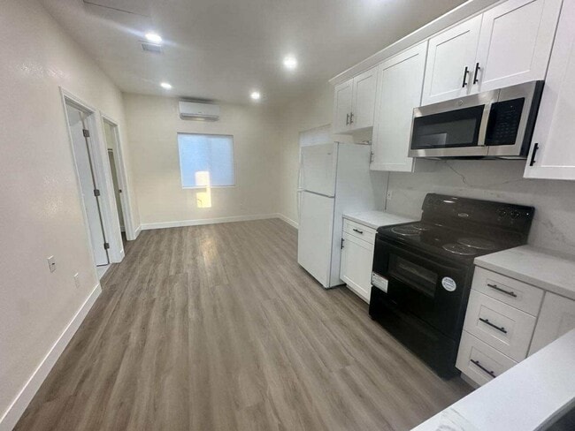 Photo - 11467 Westonhill Dr Unit 11467