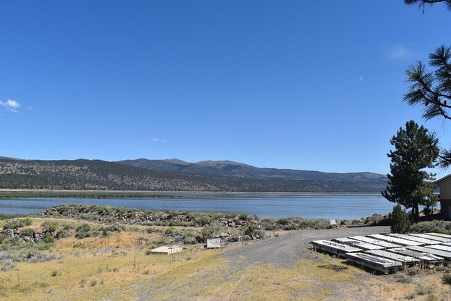 Photo - 692-490-490 Lahonton Heights Dr