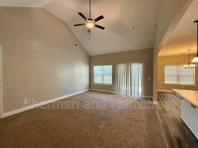 214 McDuffie Cir