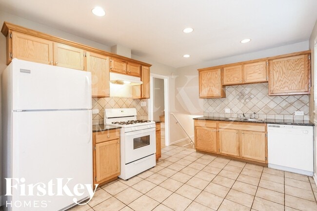 Photo - 122 E Lincoln Ave