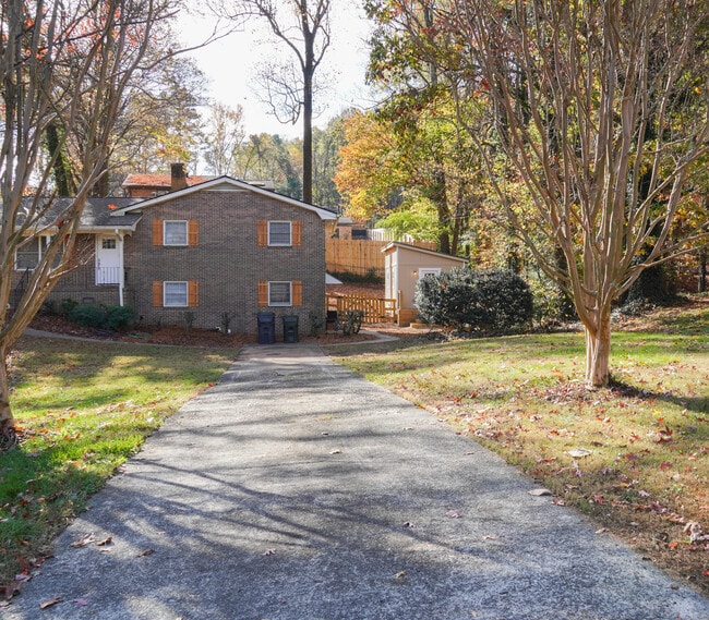 Front of house and tennants driveway - 1689 Timber Lake Rd NW Unit 1