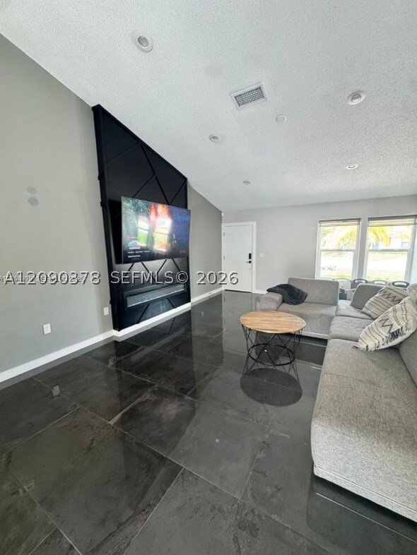 3415 55th Dr E