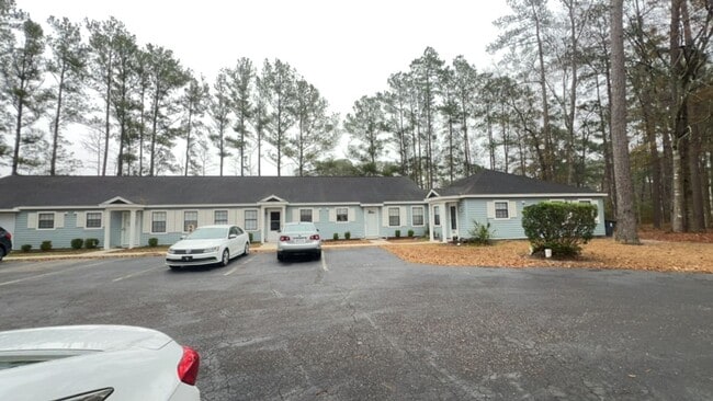Building Photo - Affordable condo in Myrtle Beach Golf and Yacht