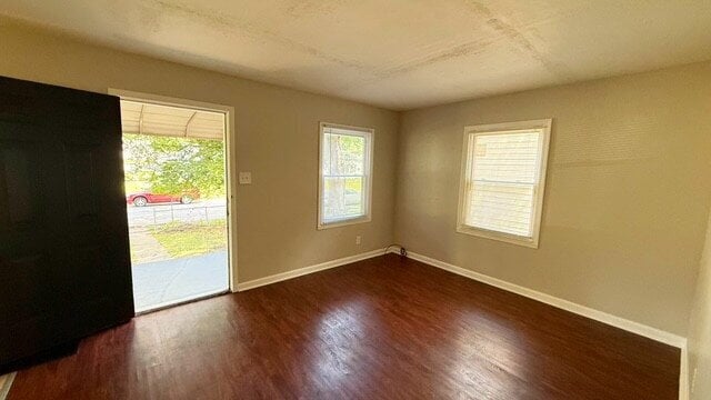 Photo - EAST SIDE 2 BEDROOM WITH BASEMENT! AVAILABLE NOW!
