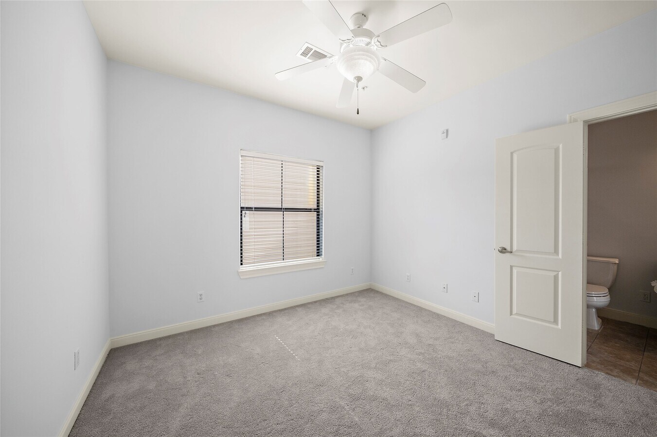 Photo - 202 McGowen St Unit F