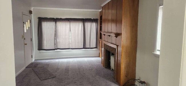 Building Photo - "Cozy 1-Bedroom Gem in Virginia, MN – Your Perfect Retreat Awaits!" Unit # 1