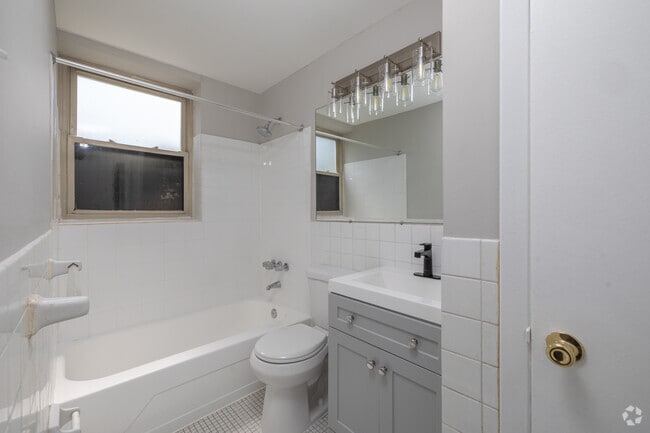 1BD, 1BA - 700 SF