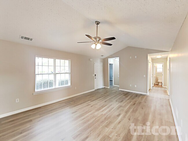 Photo - 98 Pin Oak Ct