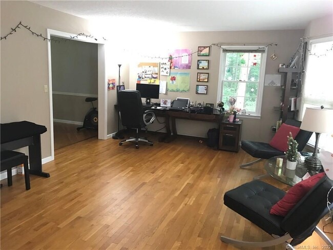 Photo - 19 Village View Ln