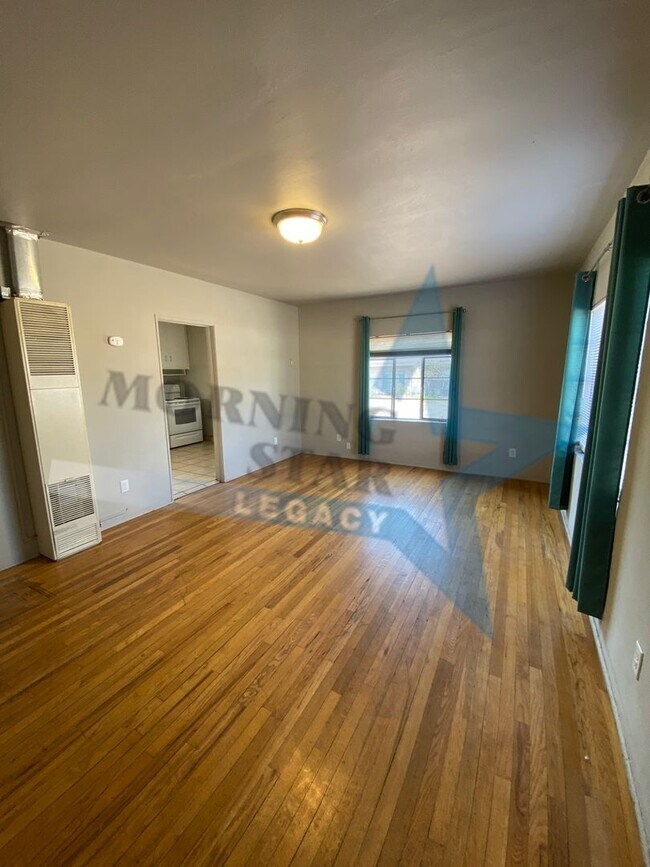 2325 College St Unit 1