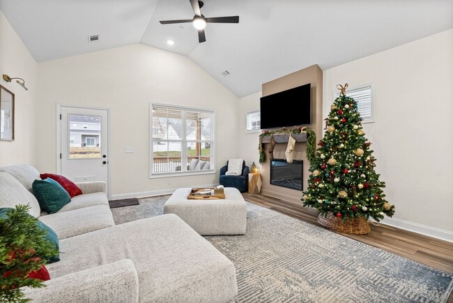 Photo - Gorgeous 3 Bedroom Pet Friendly Home For Rent in Pleasant View