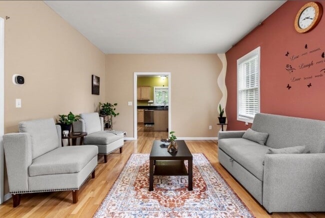 Photo - 5 Equestrian Ln