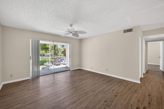 Photo - 2512 SE Anchorage Cove Unidad 2