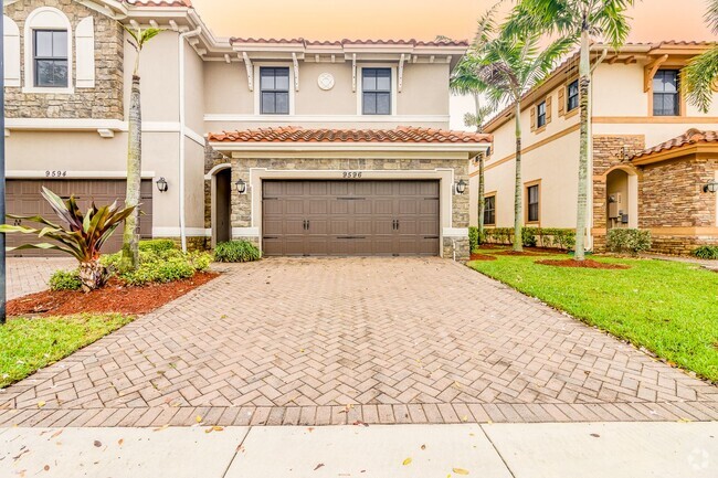 Building Photo - 9596 Town Parc Cir S Rental