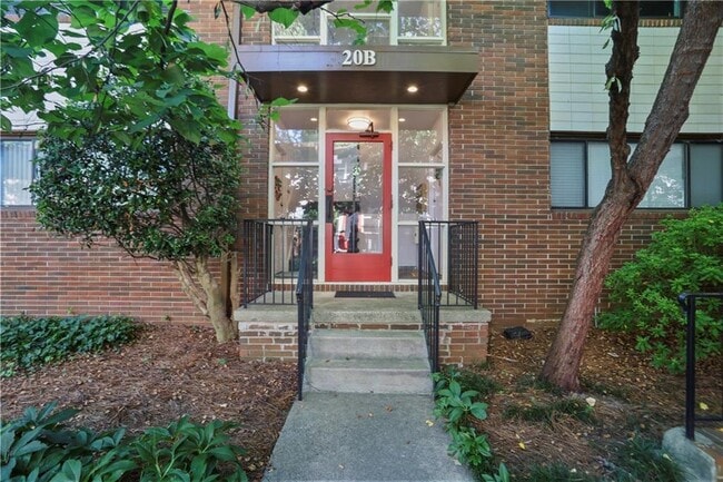 Photo - 20 26th St NW Unidad B1